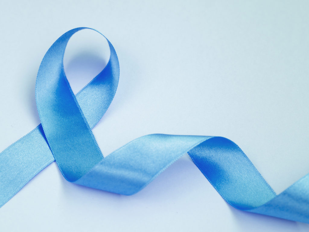 novembro azul, acima vista conceito de cancer com fita azul