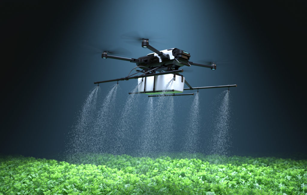 drone-pulverizando-fertilizante-em-plantas-verdes-vegetais-tecnologia-agricola-automacao-agricola, poluição por agrotóxicos